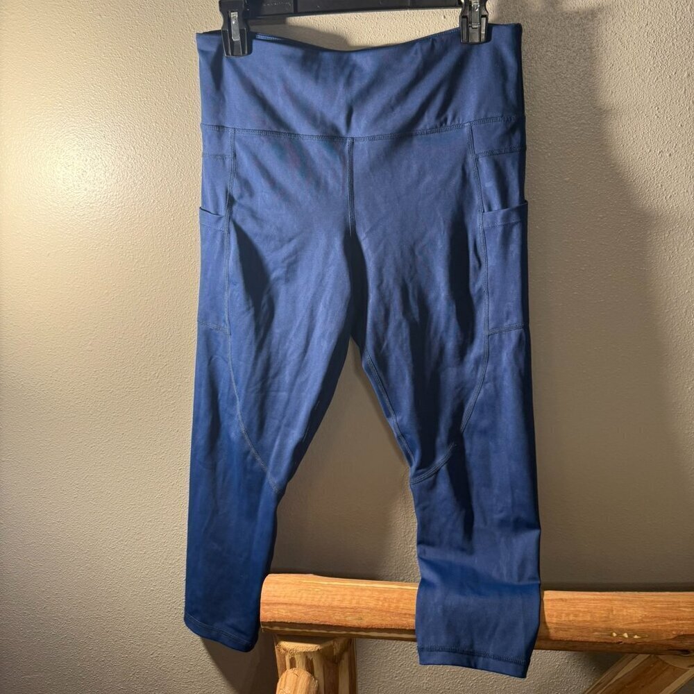 Zyia Active blue cropped leggings - with pockets (hidden camo print)